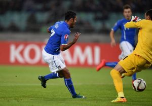 Eder, con un preciso esterno destro, regala il vantaggio agli azzurri di Conte